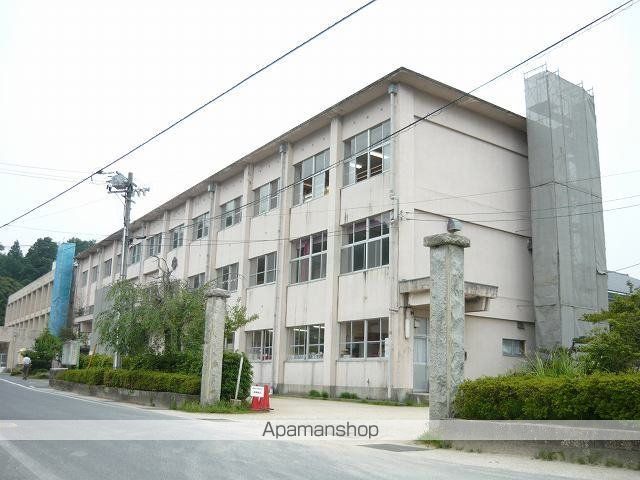 小学校　倉吉市立西郷小学校（小学校）まで250m