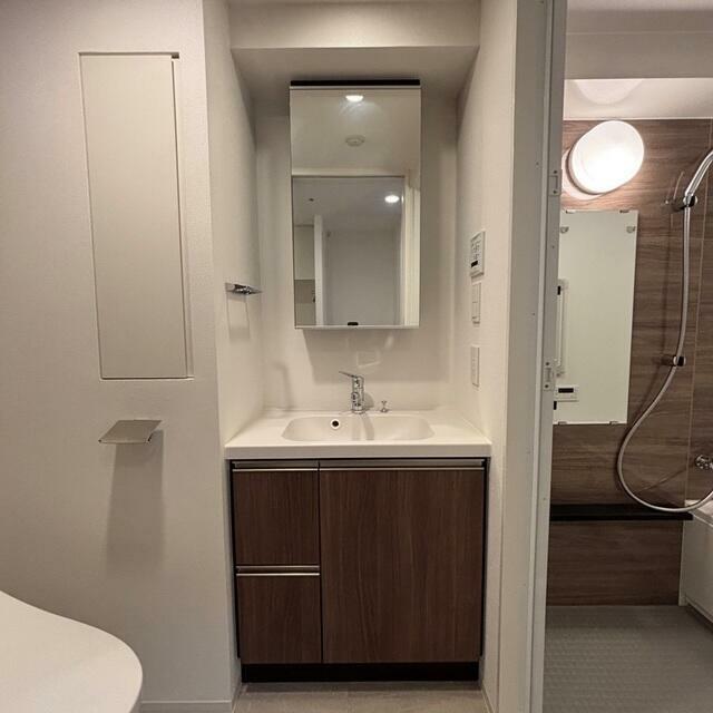 洗面設備　※写真は同タイプ住戸です。