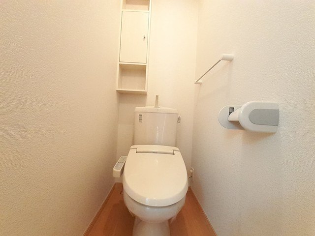 トイレ　落ち着いたトイレです
