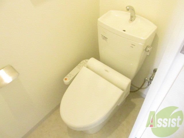 トイレ　ウォシュレットつきのきれいなトイレです