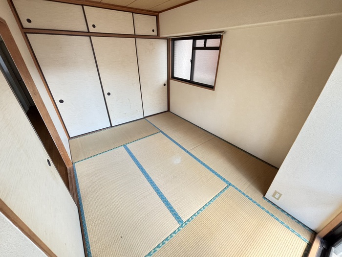 メゾンクリサンテ-ムの居間写真