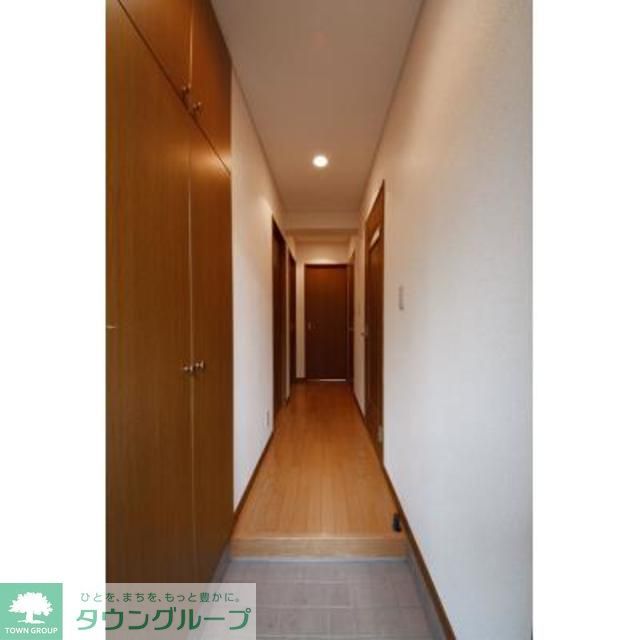 玄関　※写真は同タイプ住戸です。