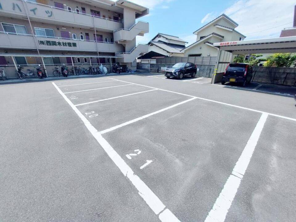 駐車場　駐車場