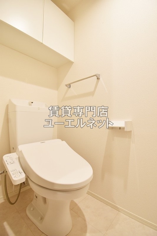 トイレ　温水洗浄便座付き