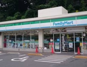 コンビニ　ファミリーマート用賀の杜店（コンビニ）まで308m