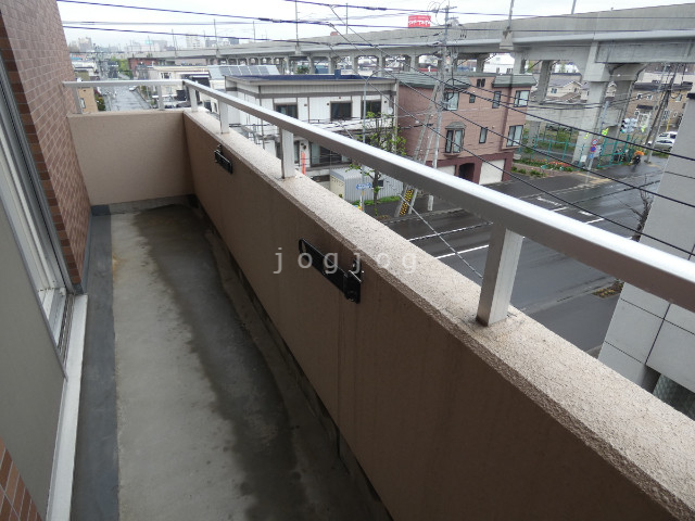 バルコニー　広々としたバルコニーです。