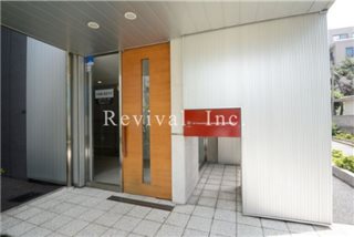 エントランス　重厚感あるマンション