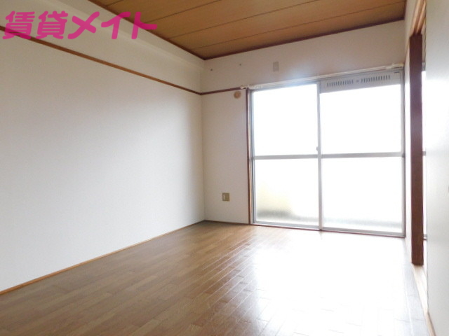 居室・リビング　同タイプ部屋写真です。