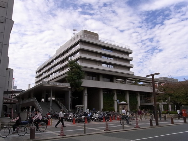 役所　西宮市役所（役所）まで326m