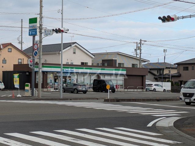 コンビニ　ファミリーマート静岡大谷店（コンビニ）まで520m