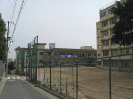 中学校　神戸市立葺合中学校（中学校）まで801m