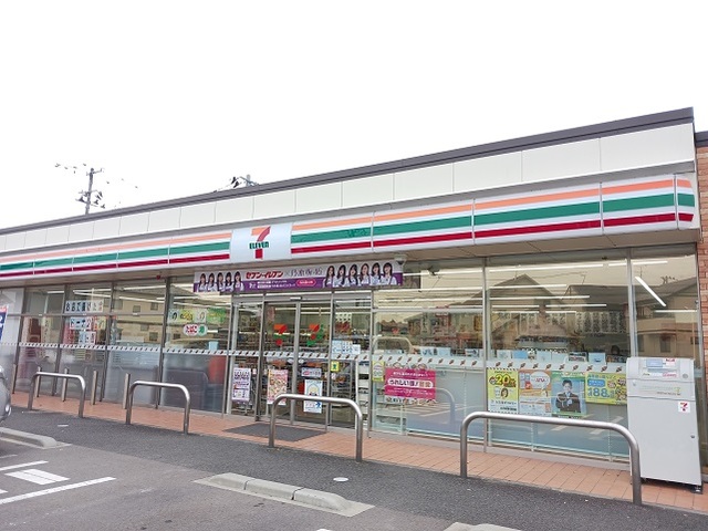 コンビニ　セブンイレブン森合上古屋店（コンビニ）まで500m