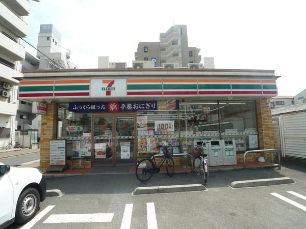 コンビニ　セブンイレブン大阪放出西3丁目店（コンビニ）まで393m