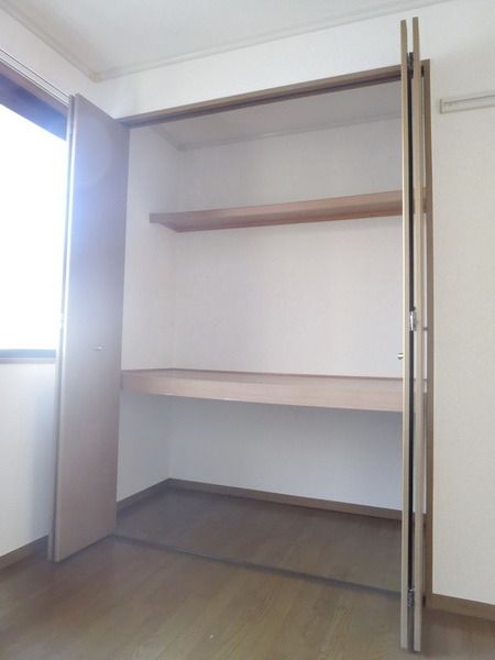 収納　同物件別部屋写真