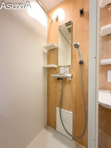 バス・シャワールーム　別タイプのお部屋の写真です