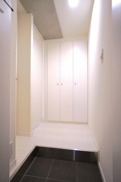 玄関　※写真は同タイプ住戸です。