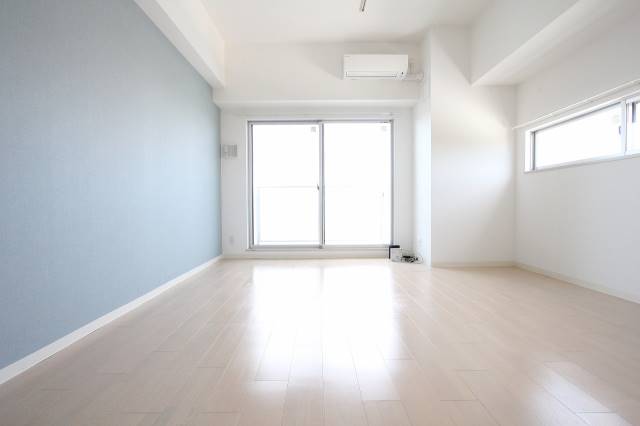 居室・リビング　明るい色調のお部屋です。