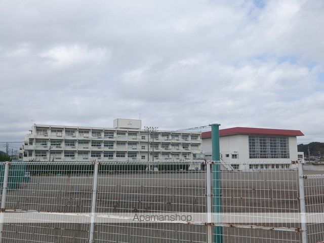 中学校　相良中学校（中学校）まで582m