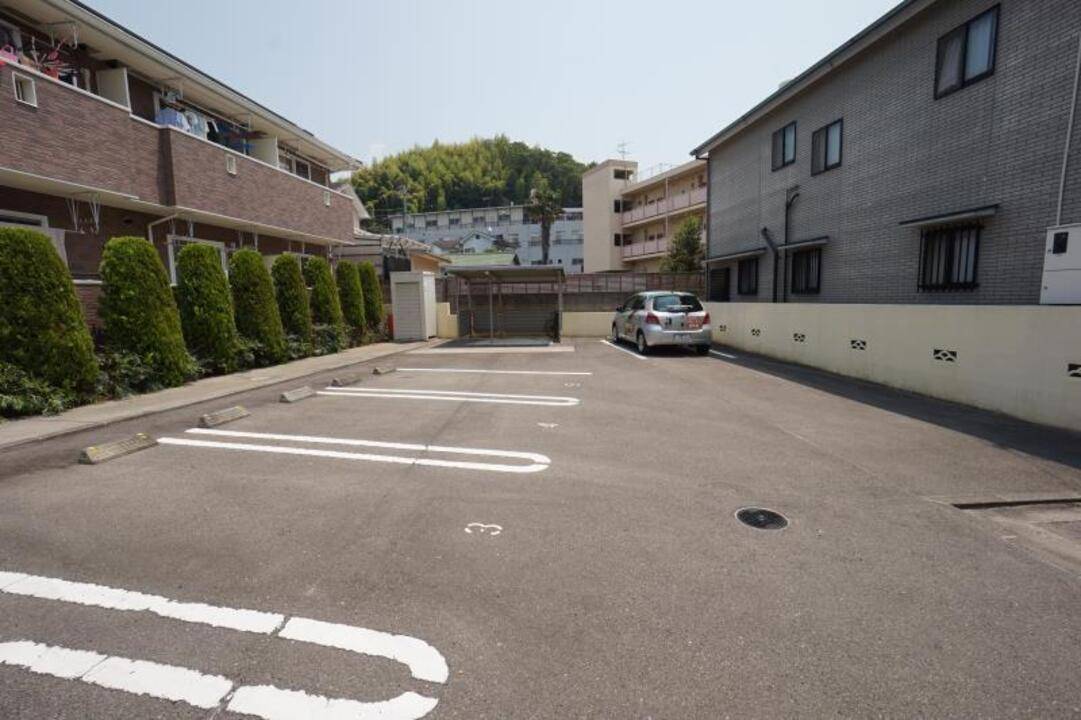 駐車場　駐車場