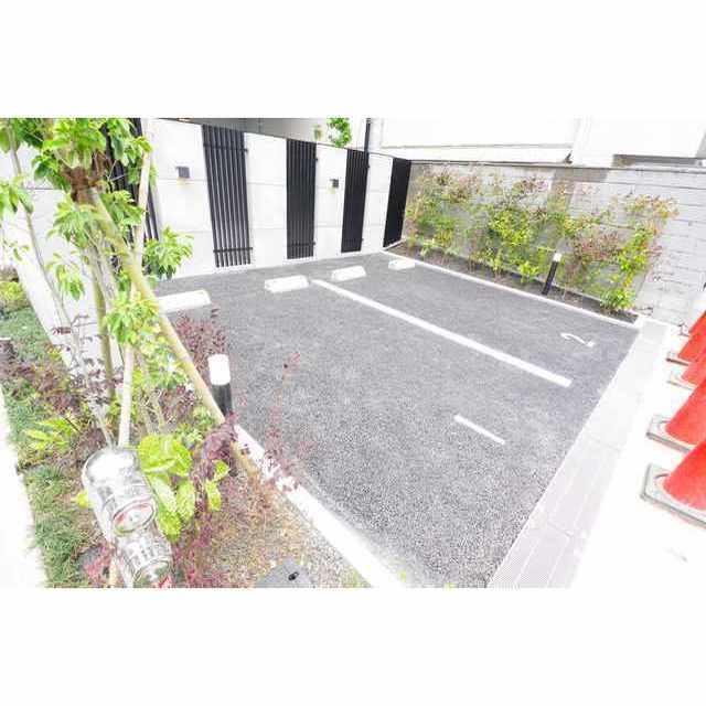 駐車場　敷地内駐車場