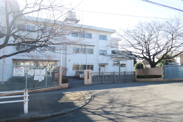 中学校　八王子市立石川中学校（中学校）まで1800m