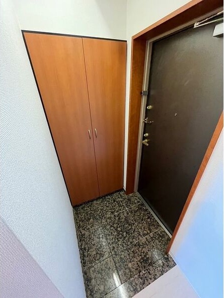 玄関　名古屋で一番初期費用の安い賃貸専門の不動産会社です(^^)