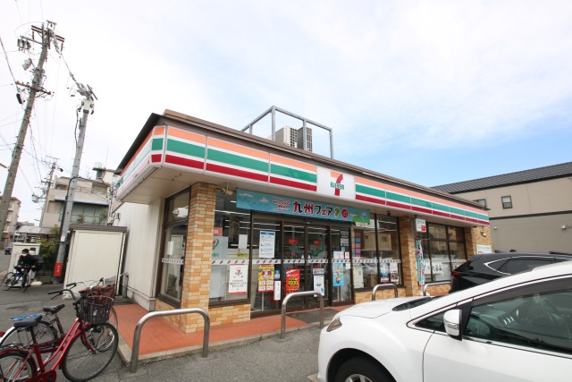 コンビニ　セブン-イレブン 名古屋田光町３丁目店（コンビニ）まで300m