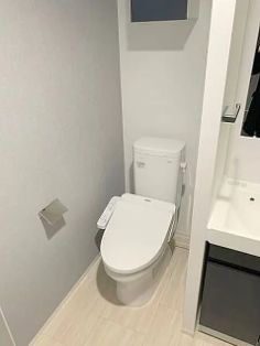 トイレ　参考写真：別部屋タイプ