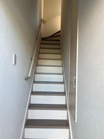 玄関　※同建物の別のお部屋の写真です。