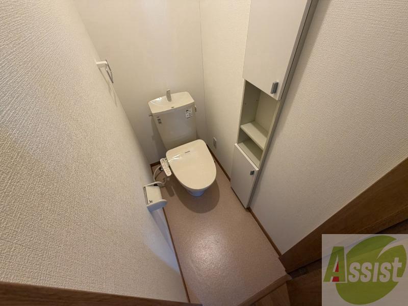 トイレ　こちらはトイレです。清潔感があり、安心して使用できます。