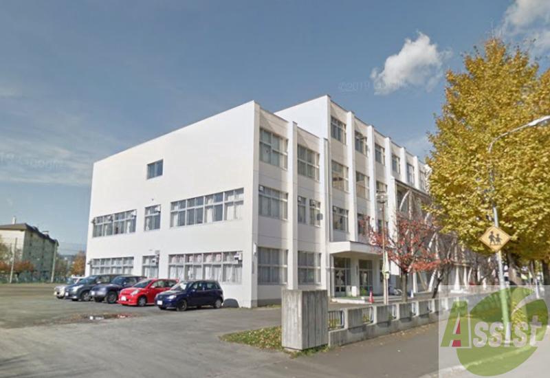 小学校　八軒西小学校（小学校）まで381m