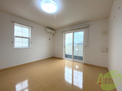 その他部屋・スペース　広々とした寝室で気持ちよく睡眠が取れそうですね。
