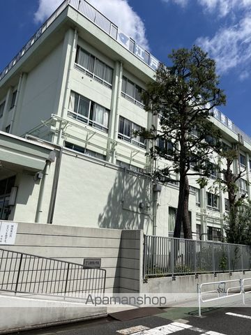 小学校　鹿骨東小学校（小学校）まで795m