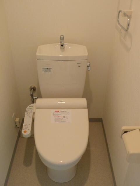 京王線 芦花公園駅 徒歩2分 6階建 築16年のトイレ写真