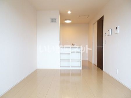 ピアヒルズ桜ヶ丘 Cの居間写真