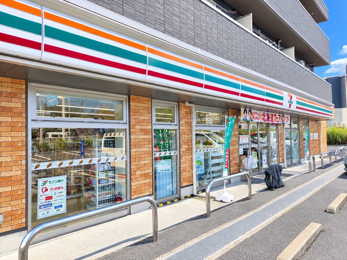 コンビニ　セブンイレブン（コンビニ）まで161m