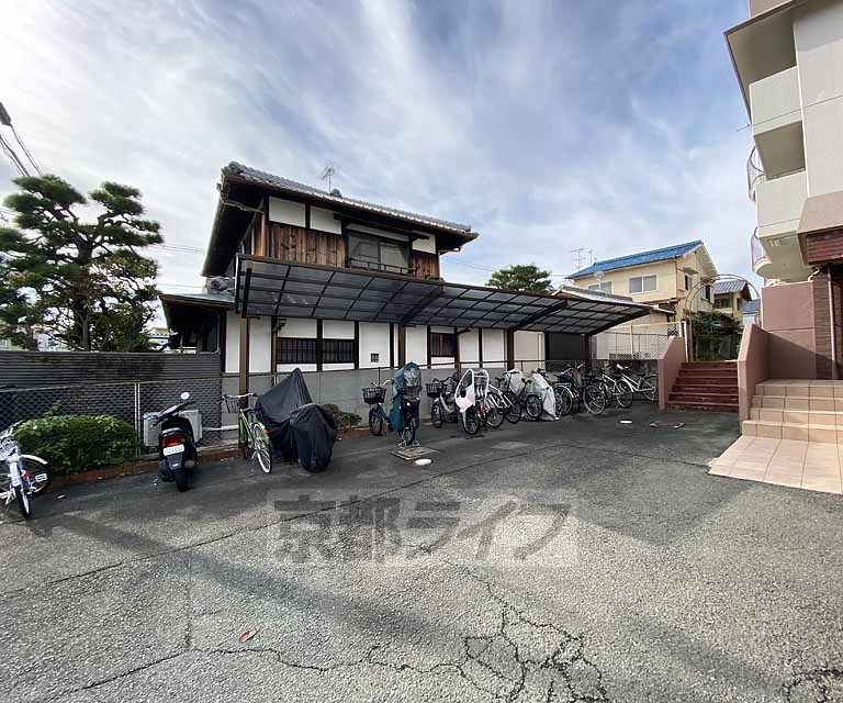 岡崎グランドハイツの外観写真