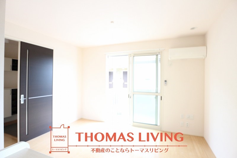 居室・リビング　実際の写真を準備中の為、同じ建物の別室写真です。参考下さい。