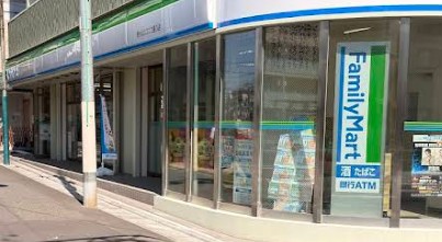 コンビニ　ファミリーマート西小山ニコニコ通り店（コンビニ）まで74m