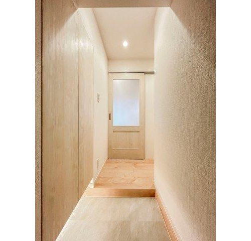 ＪＲ山手線 目黒駅 徒歩10分 15階建 築27年の玄関写真