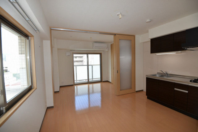 居室・リビング　この写真は同マンションの別のお部屋のものです