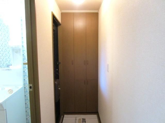 アヴァンティコート Aの玄関写真