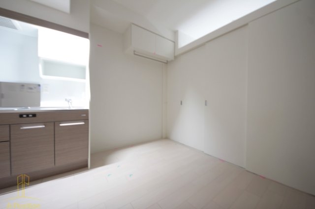 SERENiTE本町refletの居間写真
