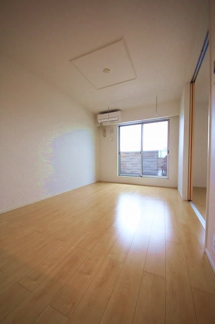 サンシャイン西寺Cの居間写真