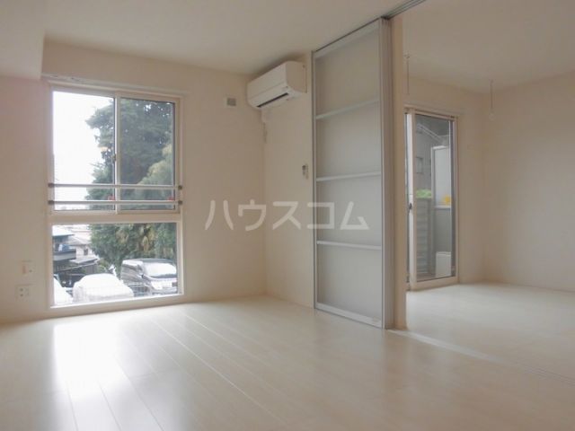 コンフォートレジデンス上大岡IX A棟の居間写真