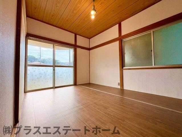 東大池町1丁目 戸建の居間写真