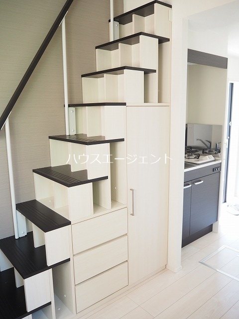 収納　階段部分に収納ございます。※参考画像