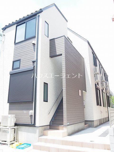 建物外観　2023年築のアパートです。