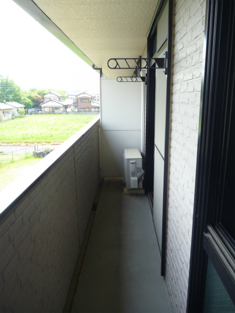 バルコニー　南向きなので光がたくさんはります。