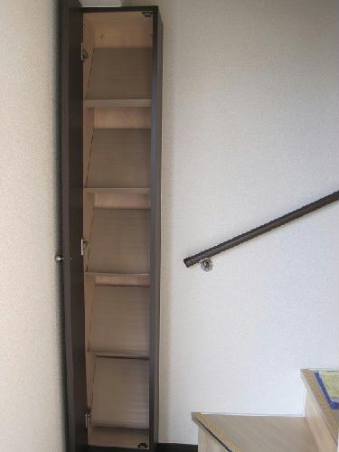 玄関　玄関収納　室内階段